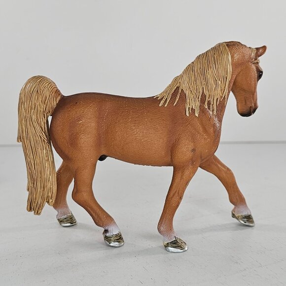 Schleich Tennessee Walker Stallion Chestnut Horse #13631 - Picture 5 of 7